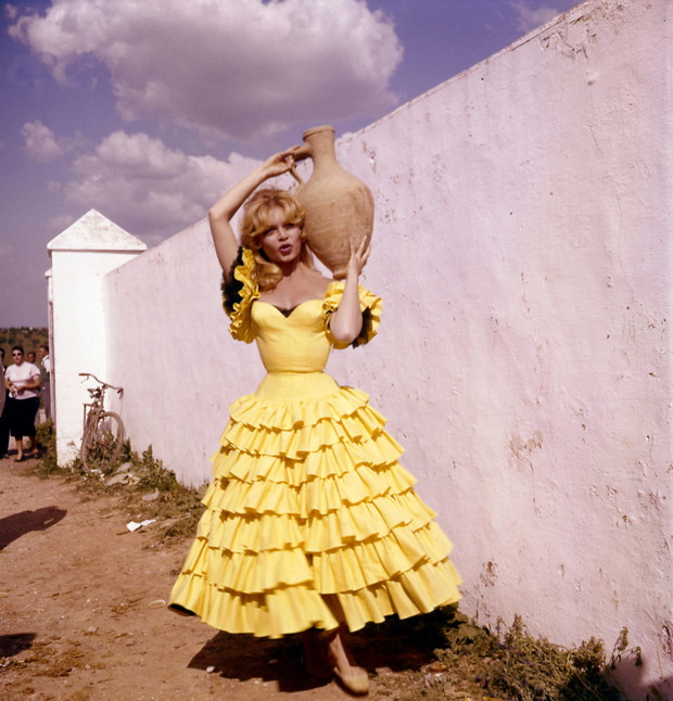 Brigitte Bardot – historia, kariera i styl ikony francuskiego kina
