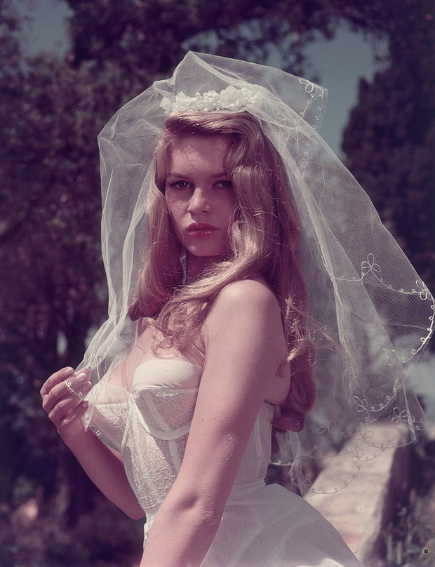 Brigitte Bardot – historia, kariera i styl ikony francuskiego kina