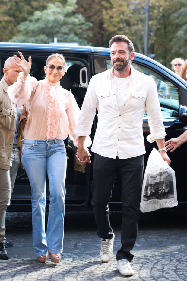 Stylizacje Jennifer Lopez z Paryża