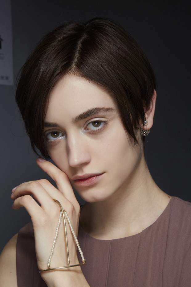 Modne fryzury jesień-zima 2022/2023: Dior