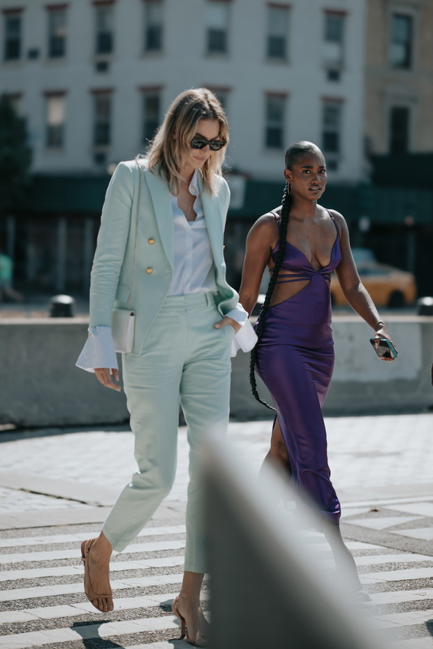 Najbardziej inspirujące stylizacje NYFW wiosna-lato 2023 street fashion