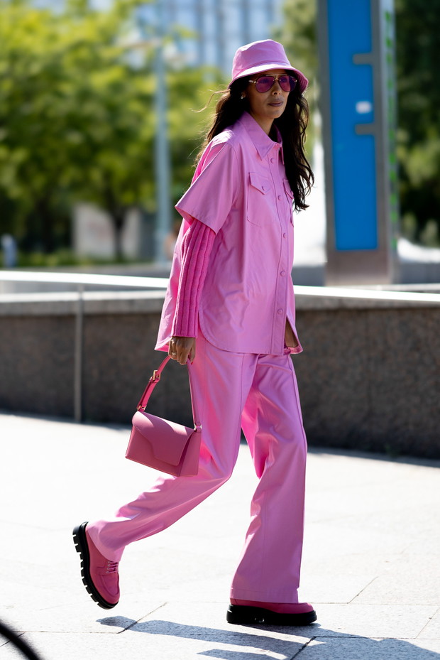 Najbardziej inspirujące stylizacje NYFW wiosna-lato 2023 street fashion