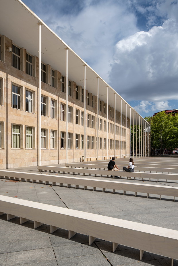 Nowe meble miejskie Pawła Grobelnego