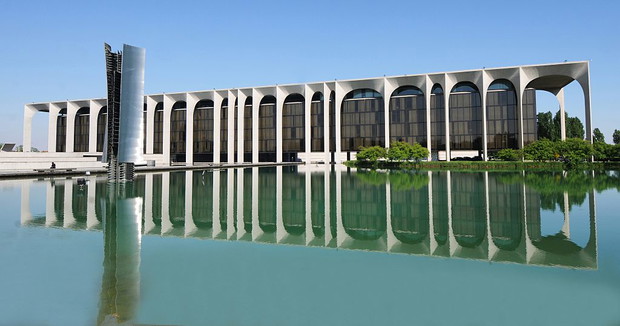 Segrate. Mondadori building. Publishing house., projekt: Oscar Niemeyer