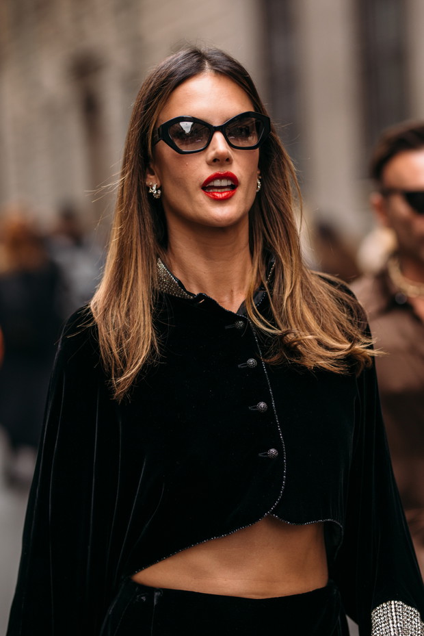Najlepsze dodatki z Milan Fashion Week wiosna-lato 2023 street style