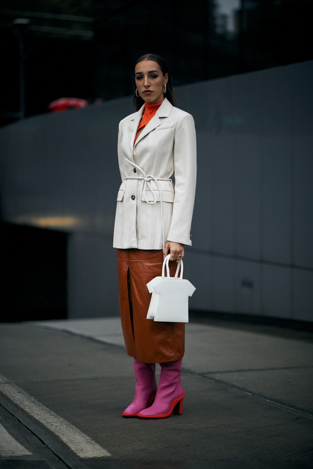 Najlepsze dodatki z Milan Fashion Week wiosna-lato 2023 street style