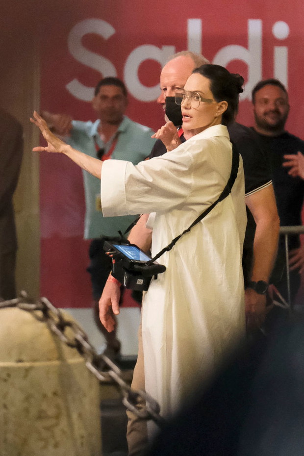 Angelina Jolie na planie filmu „Without Blood” (2022)