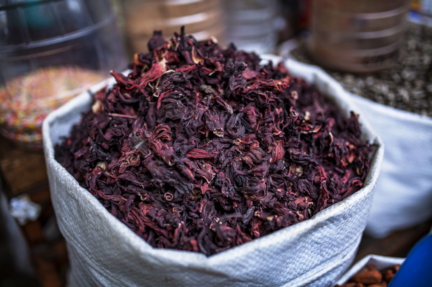 Hibiskus - właściwości i znaczenie. Dlaczego uznawany jest za symbol pożądania i wyjątkowy afrodyzjak?