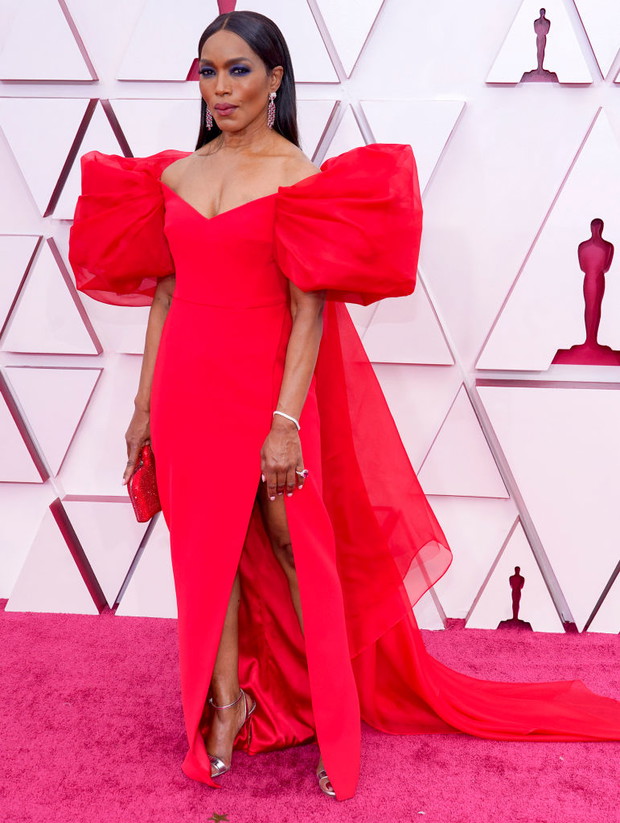 Oscary 2021: Angela Bassett w sukni Alberta Ferretti