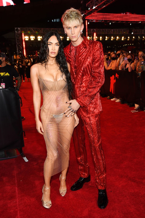 Megan Fox i Machine Gun Kelly – historia miłosna pary. Czy wciąż są razem? Plotki o rozstaniu i odwołanym ślubie