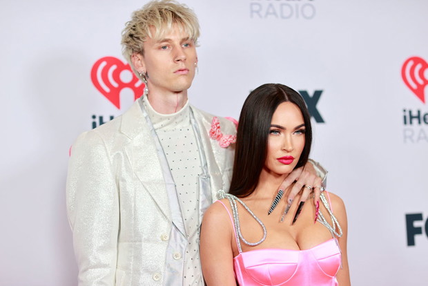 Megan Fox i Machine Gun Kelly – historia miłosna pary. Czy wciąż są razem? Plotki o rozstaniu i odwołanym ślubie