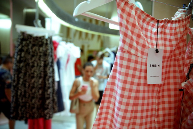 Shein najpopularniejszą marką modową 2022 roku. Kontrowersyjny gigant fast fashion jest uwielbiany na całym świecie?