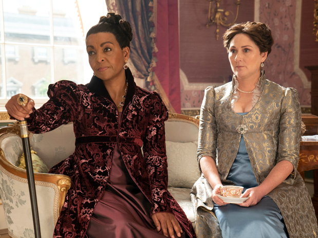 Adjoa Andoh jako Lady Danbury w serialu Bridgertonowie