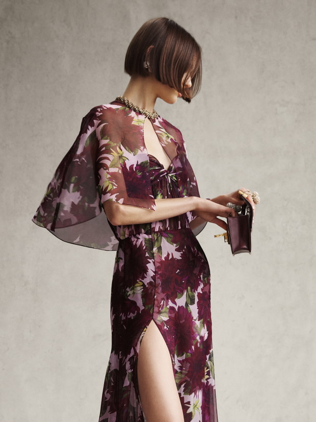 Kolekcja Oscar de la Renta Pre-Fall 2023 zachwyca. To najpiękniejsze sukienki, jakie zobaczycie dziś w internecie