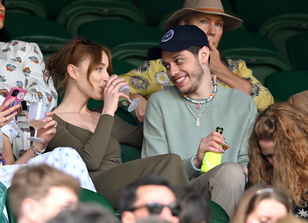 Pete Davidson i Phoebe Dynevor są razem