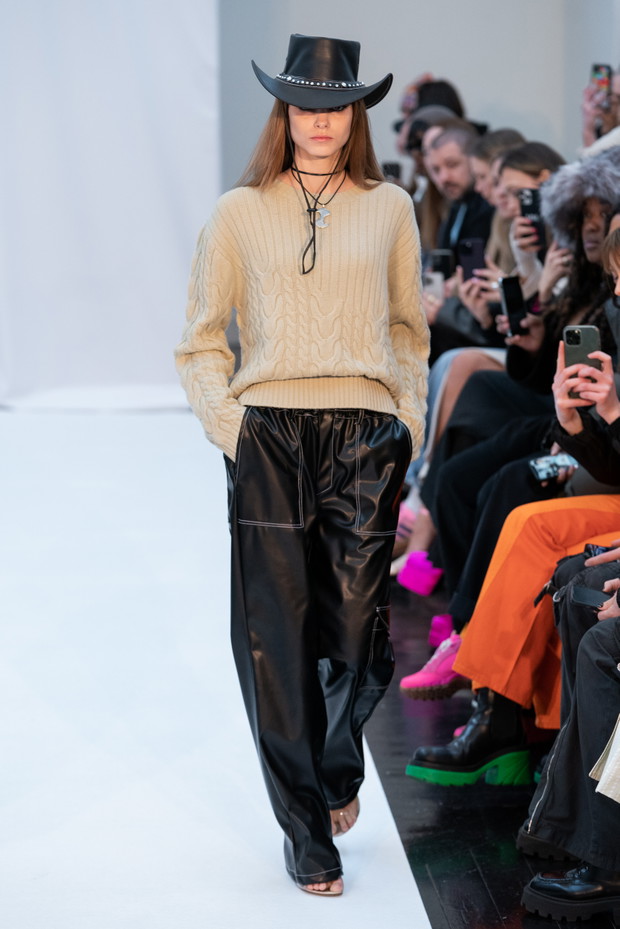 Te ubrania będą nosić niedługo wszystkie skandynawskie influencerki. Oto 5 najważniejszych projektów z Copenhagen Fashion Week