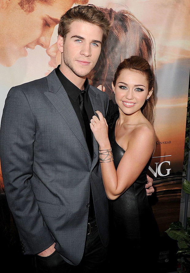Liam Hemsworth pozwał Miley Cyrus za Flowers? Piosenka zemsty miała zagrozić jego roli w Wiedźminie