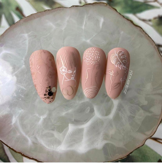 Liście na paznokciach, czyli prosty jesienny manicure