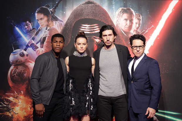 J.J. Abrams, Adam Driver, Daisy Ridley, John Boyega i Carrie Fisher