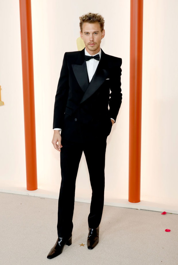 Oscary 2023: Austin Butler w garniturze Saint Laurent