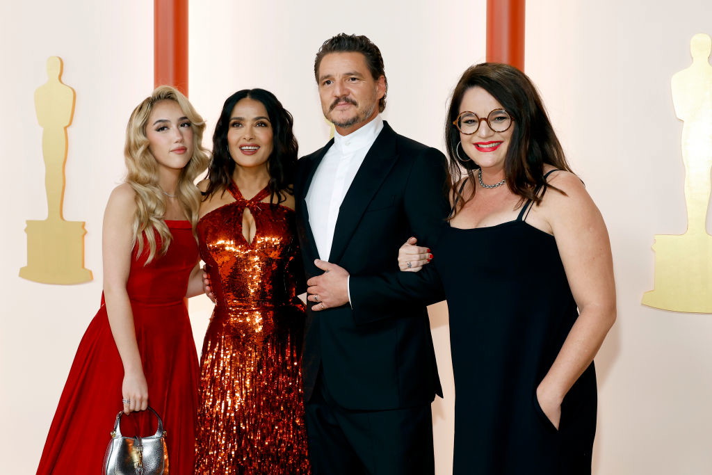 Oscary 2023: Salma Hayek zabrała na czerwony dywan swoją córkę. Aktorka i 15-letnia Valentina wyglądały jak siostry