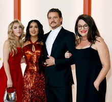Oscary 2023: Salma Hayek zabrała na czerwony dywan swoją córkę. Aktorka i 15-letnia Valentina wyglądały jak siostry