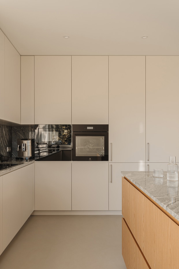 Jesienna paleta barw w domu pod Warszawą, projekt: pracownia 3XEL Architekci