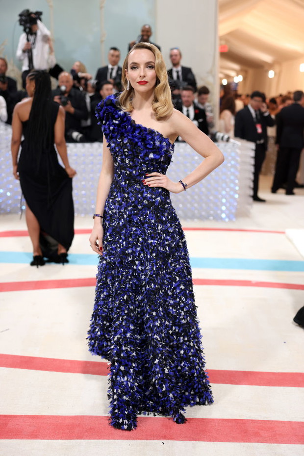 Met Gala 2023: Jodie Comer w sukni Burberry