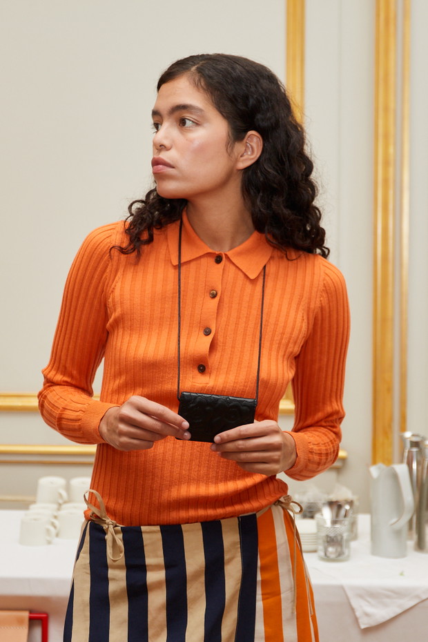 Backstage pokazu Marimekko wiosna-lato 2024