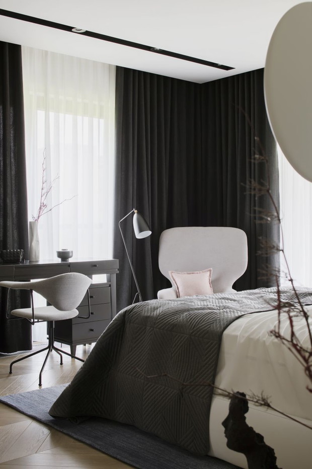 Duży apartament na warszawskim Mokotowie, projekt: MIKOŁAJSKAstudio