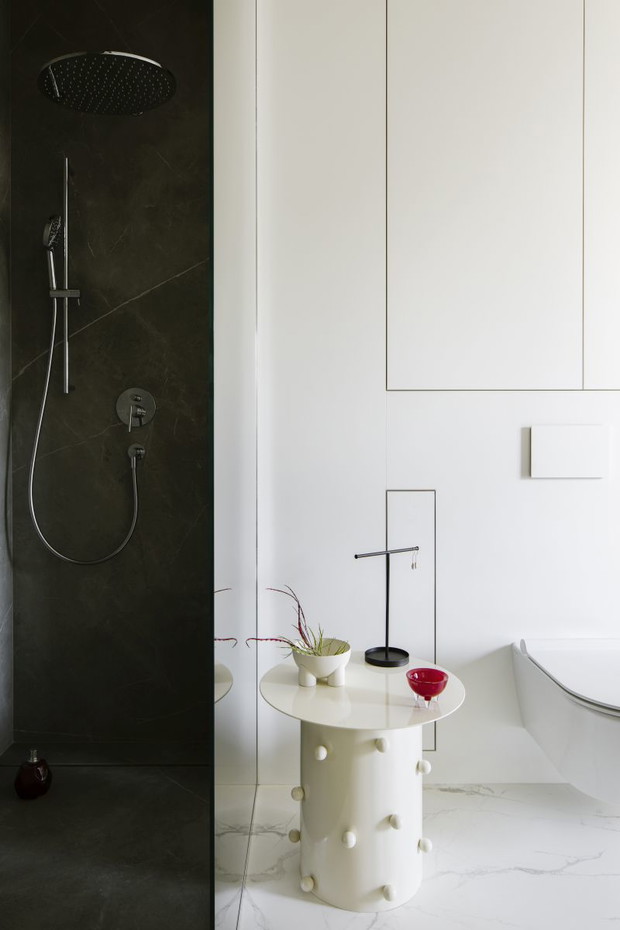 Duży apartament na warszawskim Mokotowie, projekt: MIKOŁAJSKAstudio