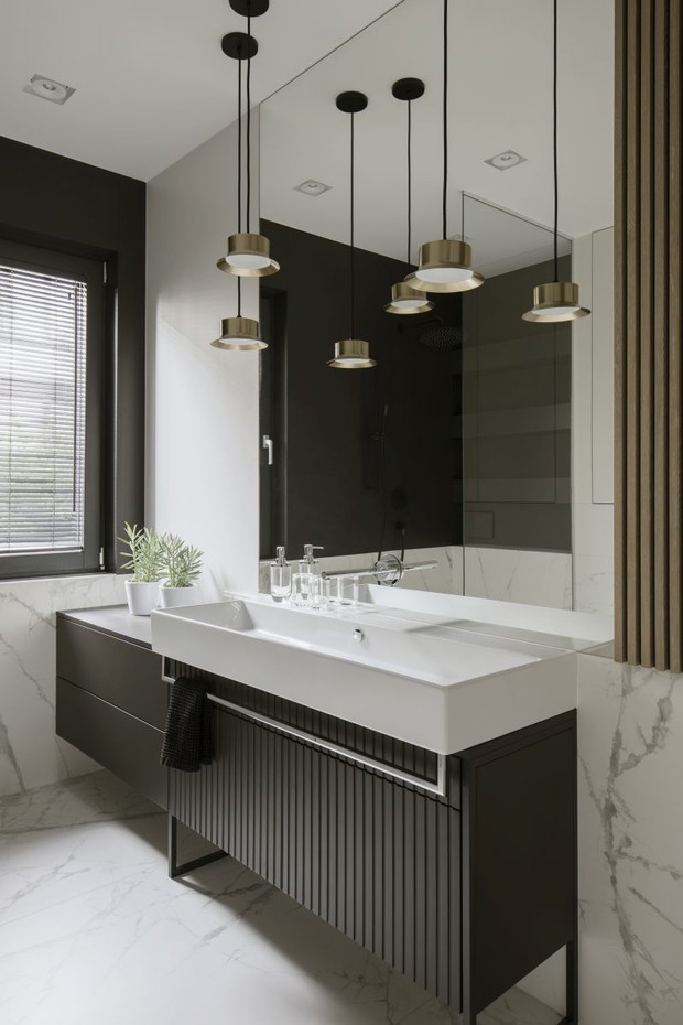 Duży apartament na warszawskim Mokotowie, projekt: MIKOŁAJSKAstudio