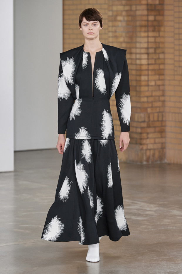 Proenza Schouler jesień-zima 2022/2023. Ekspersyjny minimalizm