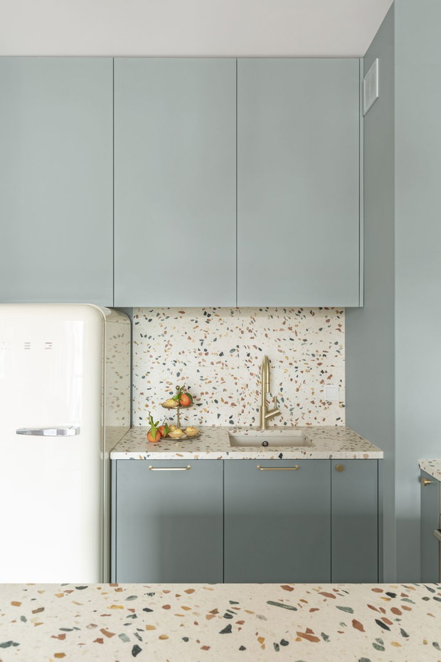 Mieszkanie w pastelach, projekt wnętrza: Angelika Front, architekt wnętrz / Decoroom , projekt kuchni i mebli: Katarzyna Domańska, architekt wnętrz / Decoroom Kitchen