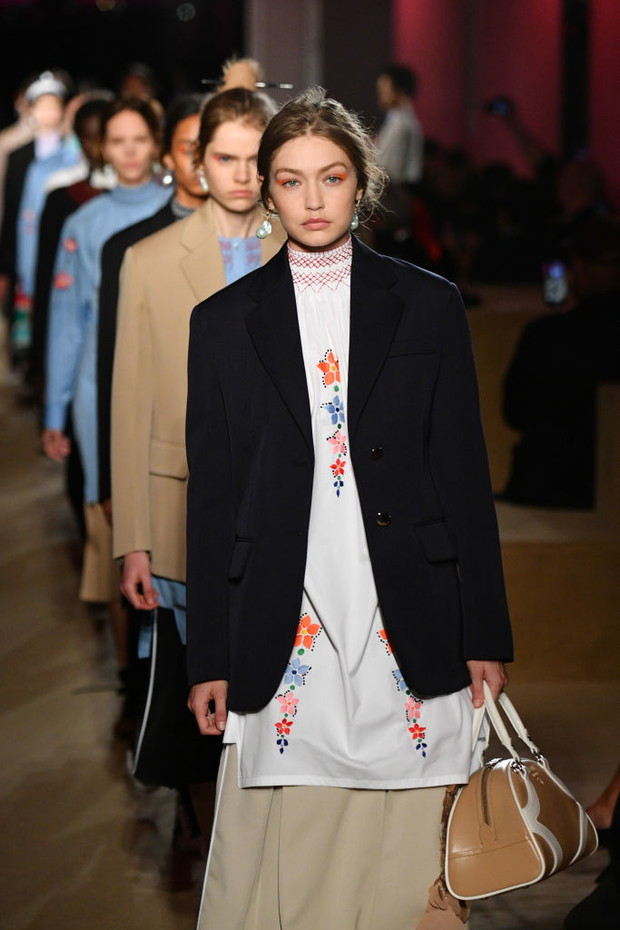 Prada wspiera Ukrainę
