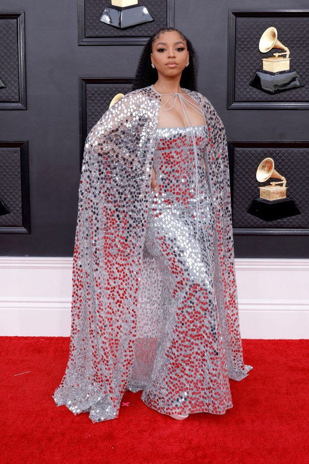 Grammy 2022: kreacje gwiazd