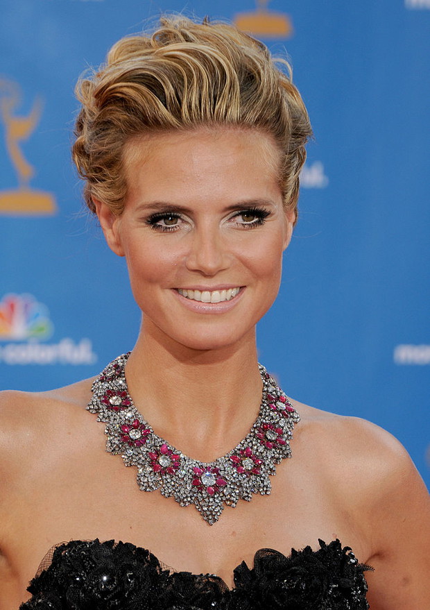 Heidi Klum w rubinowej biżuterii