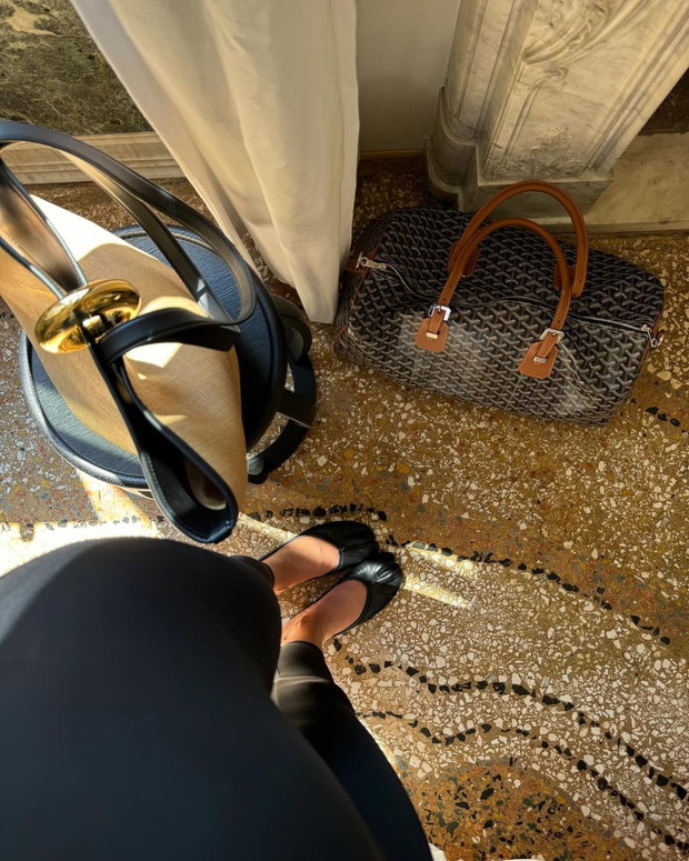 Kylie Jenner na wakacjach w Italii w sukni odsłaniającej plecy