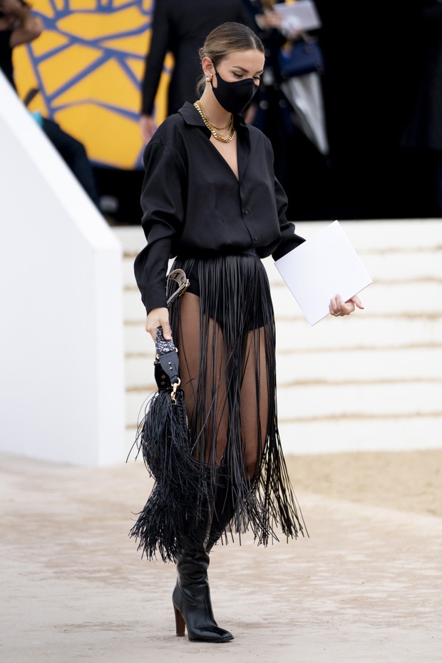 Najlepsze stylizacje z paryskiego tygodnia mody: street fashion