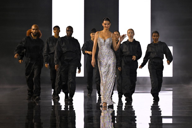 Kendall Jenner na pokazie Le Défilé L’Oréal Paris