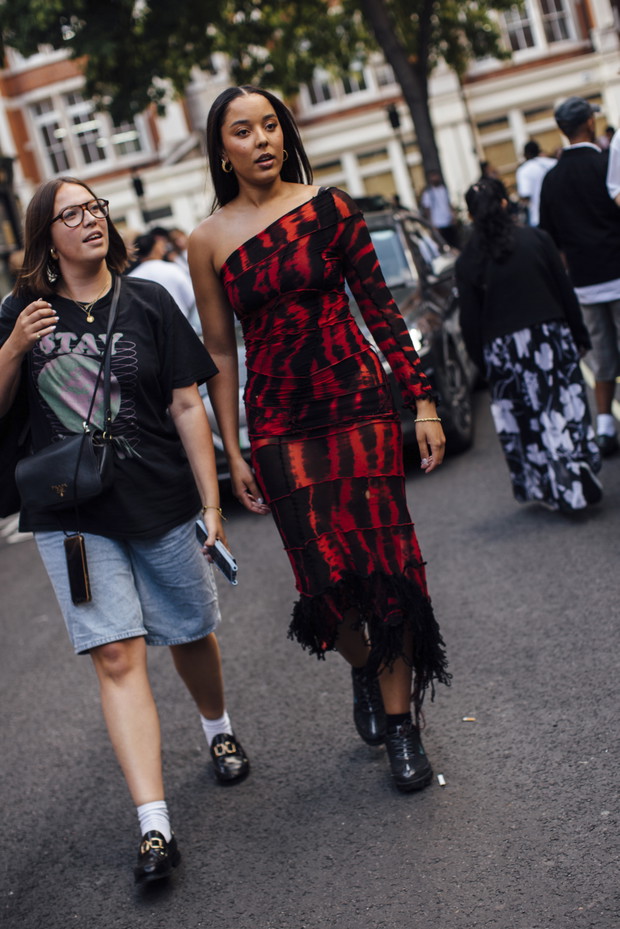 Street fashion na London Fashion Week SS24