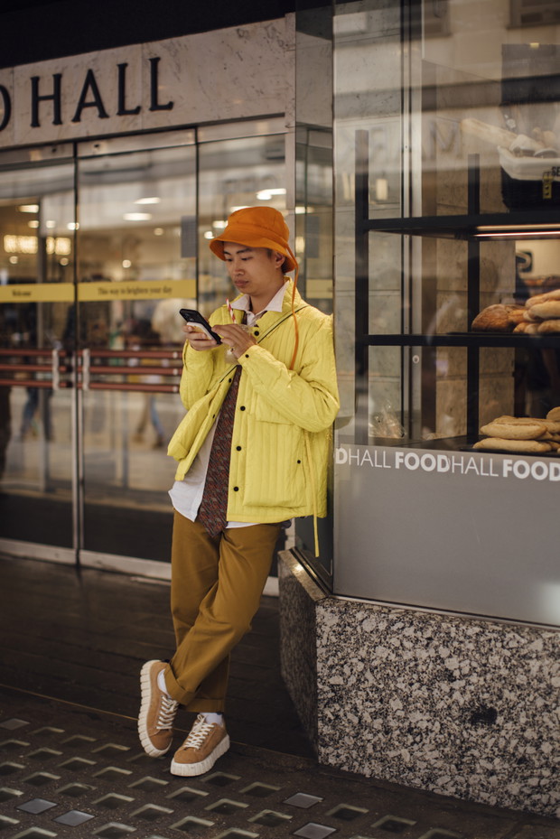 Street fashion na London Fashion Week SS24