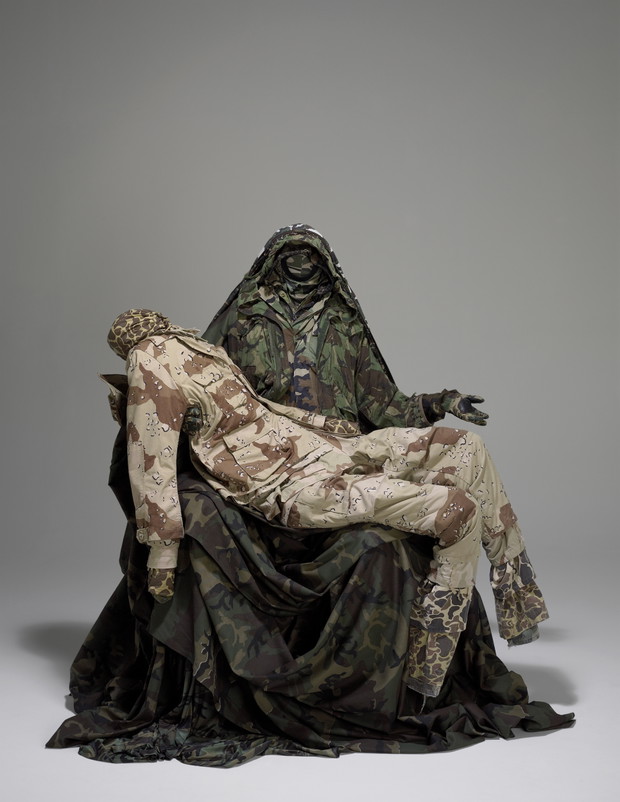 Guerra De La Paz (Alain Guerra & Neraldo de la Paz), Pieta, 2006 Dzięki uprzejmości artystów / Courtesy of the artists