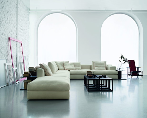 Salon w neutralnych barwach