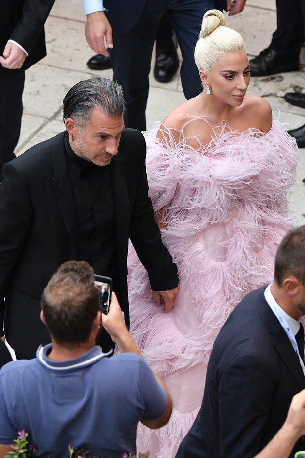 Lady Gaga i Christian Carino na Festiwalu Filmowym w Wenecji 2018.
