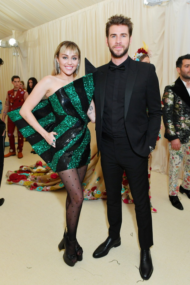 Miley Cyrus i Liam Hemsworth na Met Gala 2019.