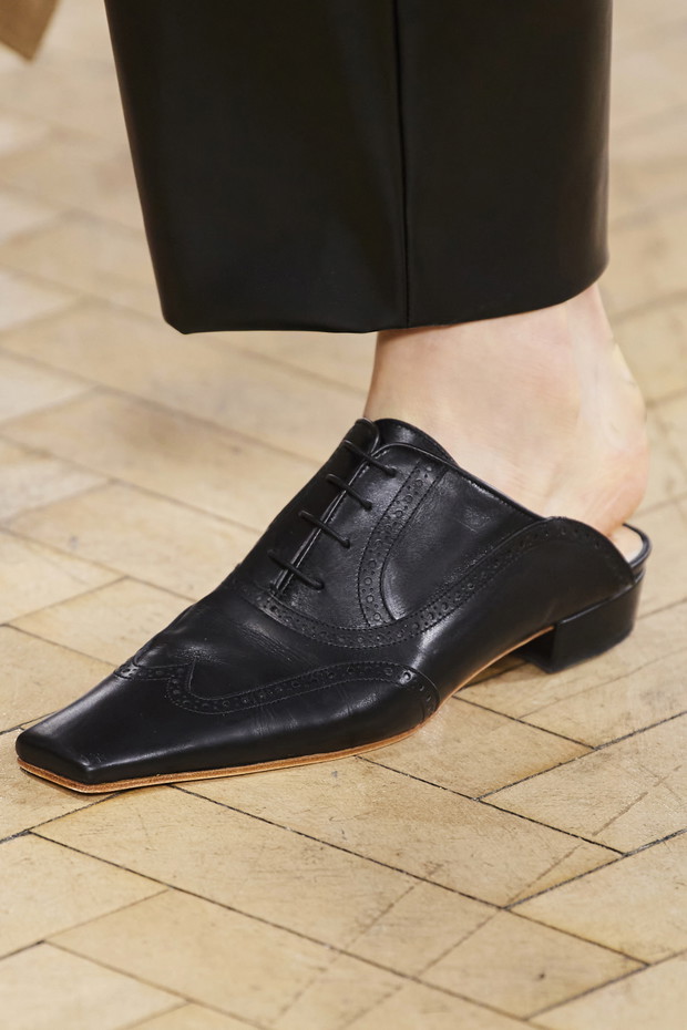 Buty na jesień damskie (2020): trendy z wybiegów