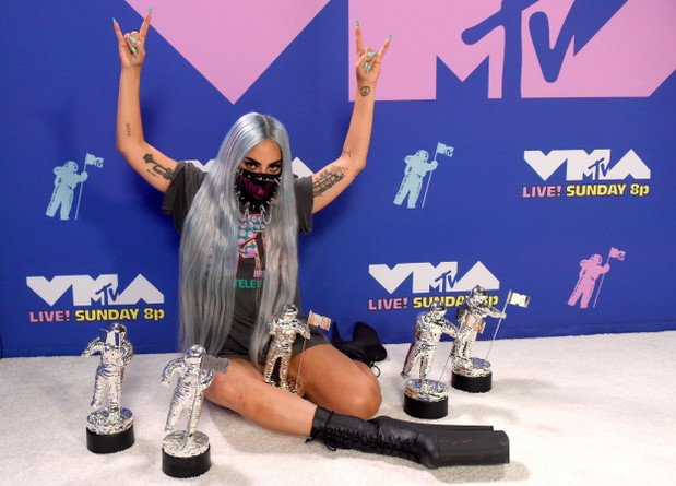Lady Gaga - VMA 2020: stylizacje