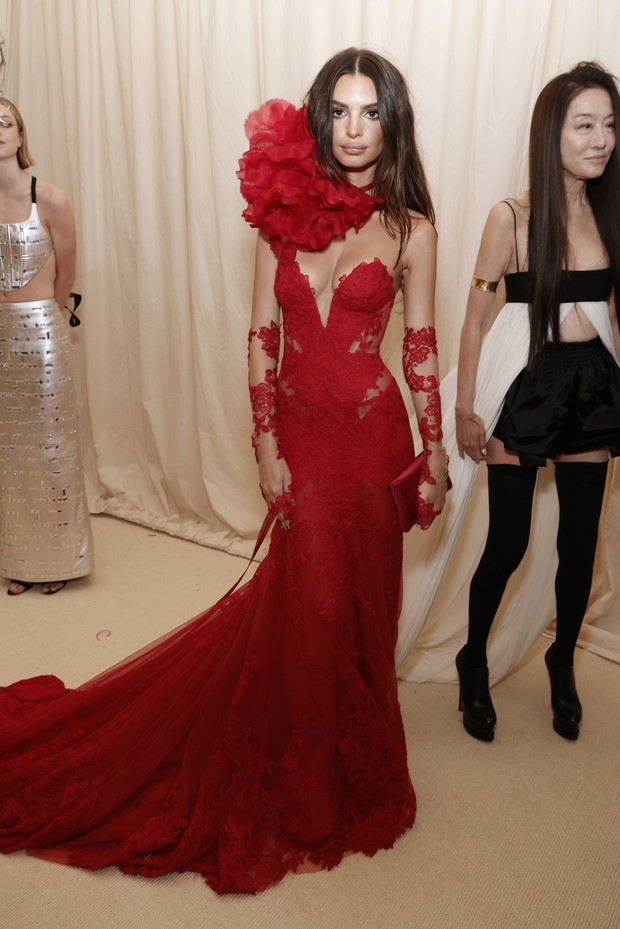 Stylizacje Met Gala 2021: suknie gwiazd