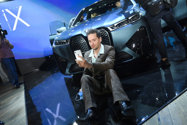 BMW zaprezentowało swój nowy model „elektryka. Na pokazie pojawili się wyjątkowi goście {ZDJĘCIA
